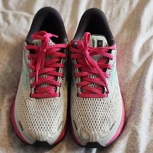 Brooks Ghost 14 Women's Running Shoes with Pink Accents